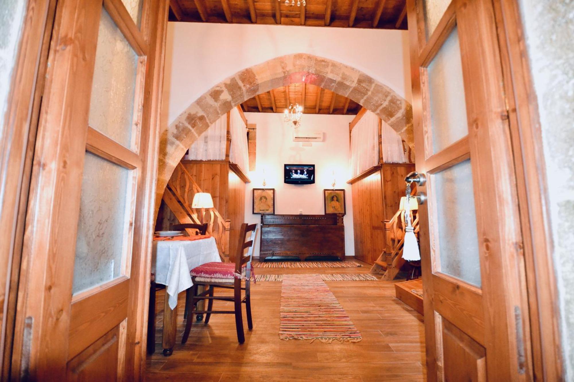 Villa Patitiri Traditional House With Hot Tub Арханґелос Екстер'єр фото
